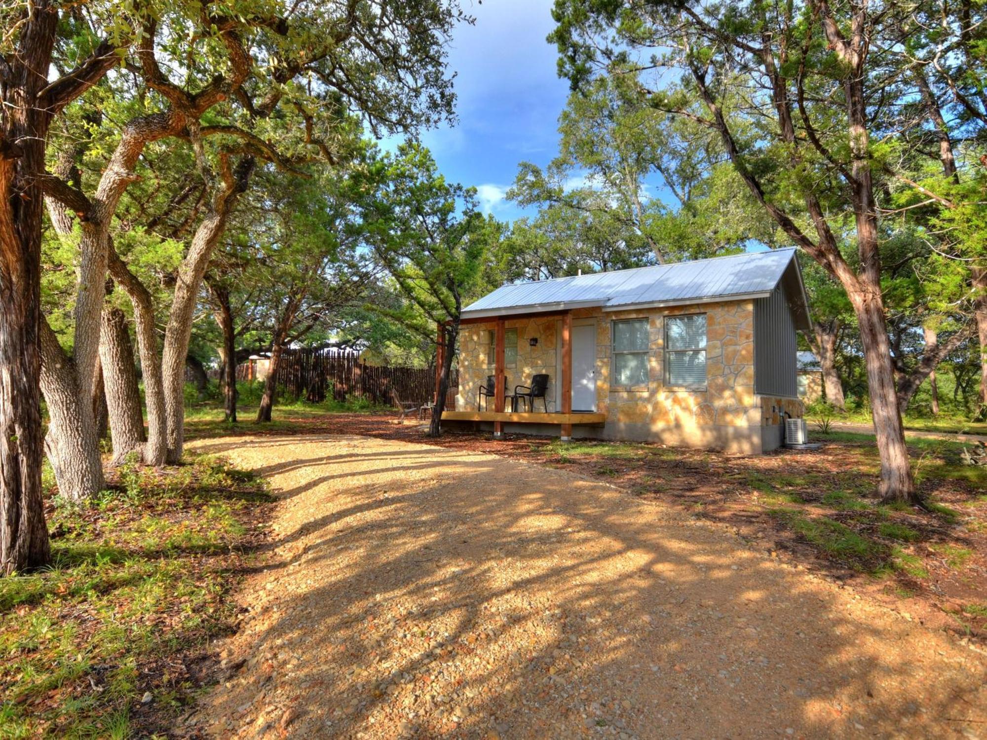 Cabins At Flite Acres - Morning Dove Wimberley Kültér fotó