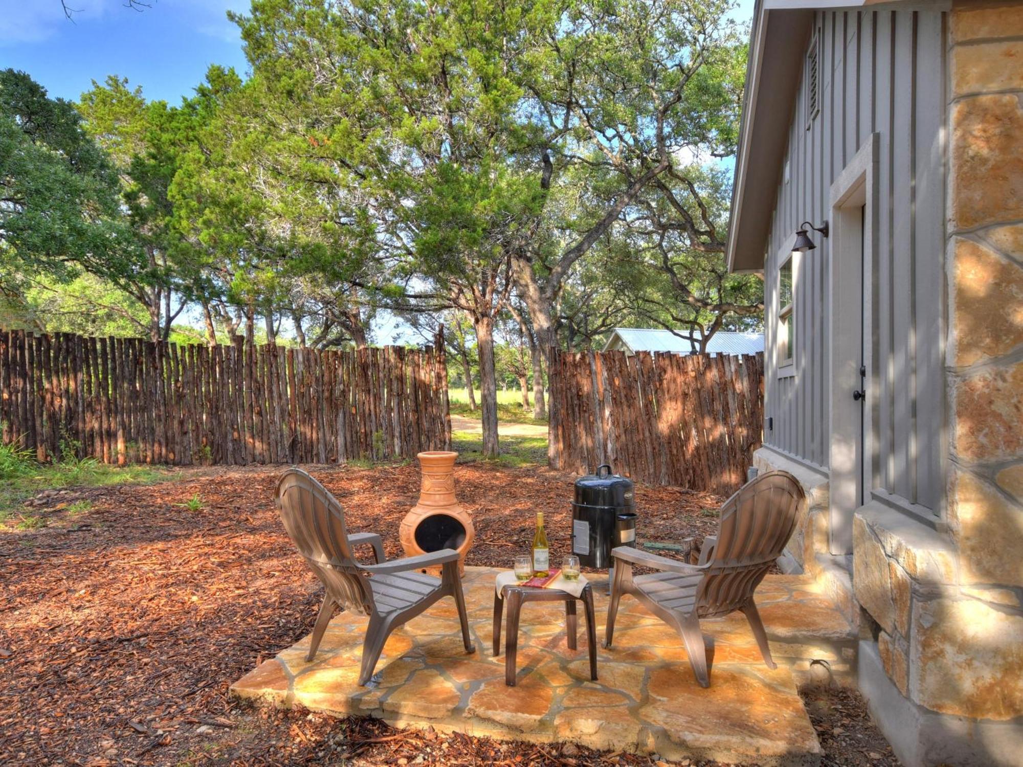 Cabins At Flite Acres - Morning Dove Wimberley Kültér fotó